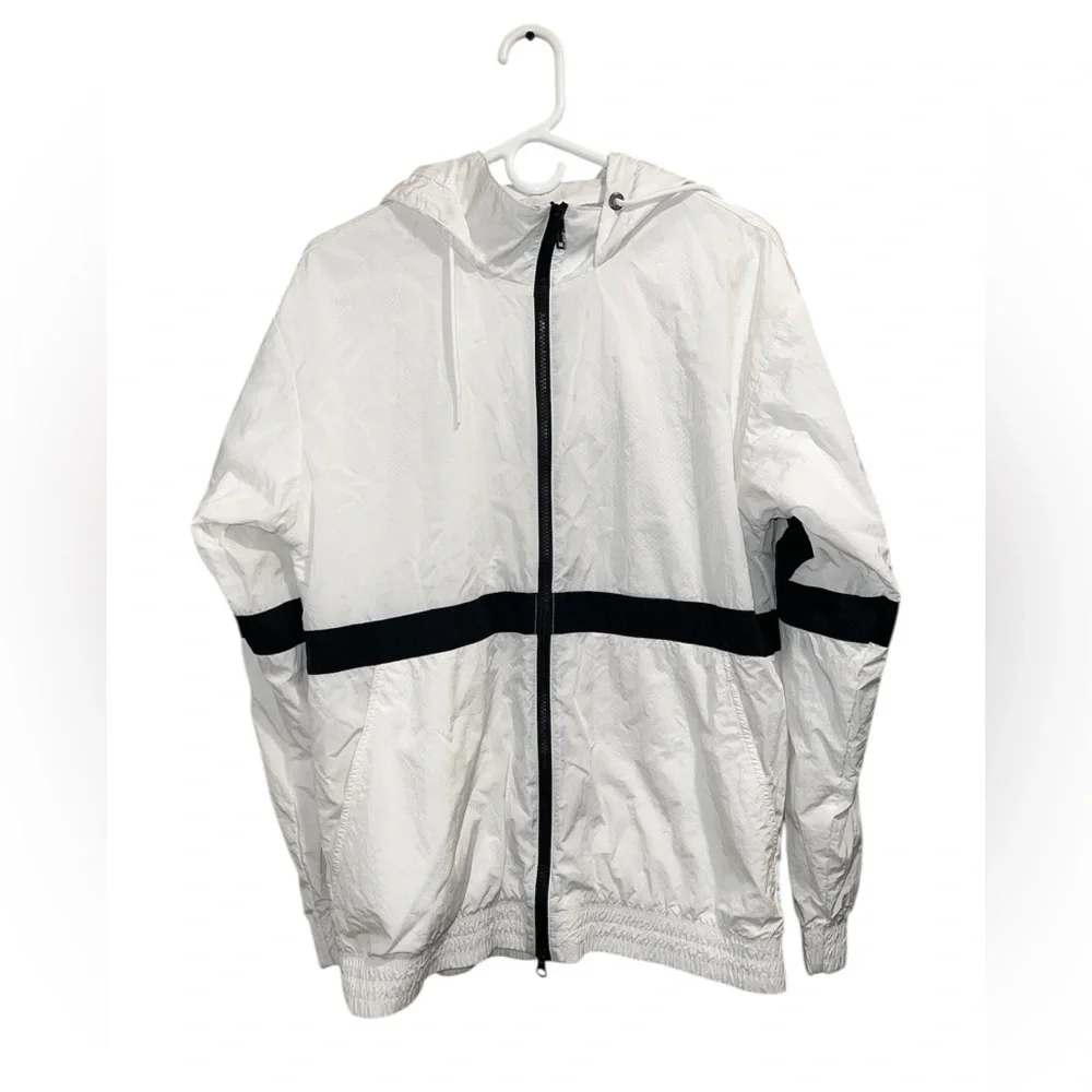 Jordan Brand Mesh-Lined Windbreaker Jacket - White/Black - medium size .